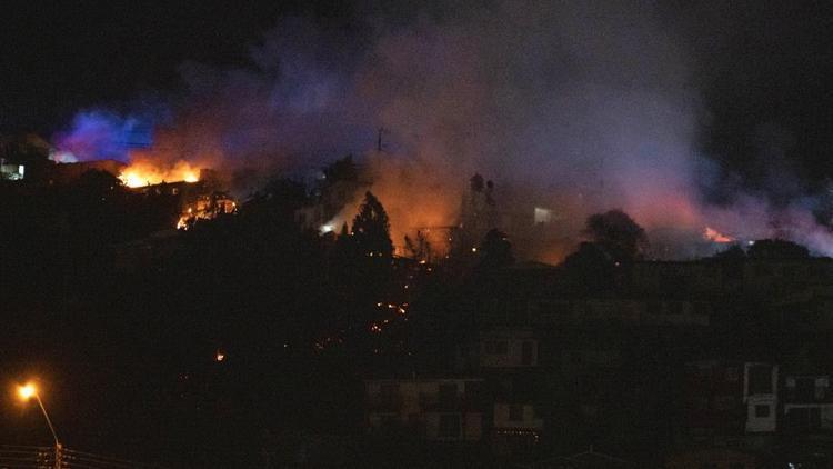 Şilide orman yangını Onlarca ev küle döndü, 2 kişi hayatını kaybetti