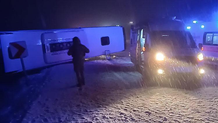Bingöl’de korkunç kaza Yolcu otobüsü devrildi: 18 yaralı