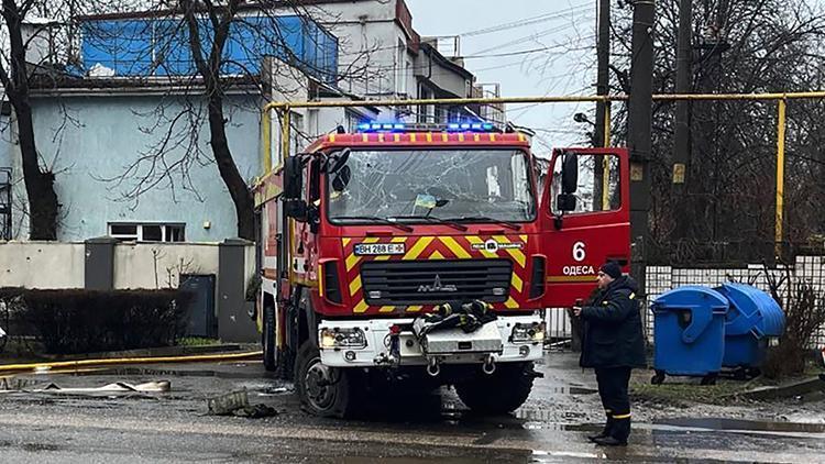 Odessa saldırısında can kaybı artıyor Ukrayna, Rusya’daki petrol rafinerisini vurdu