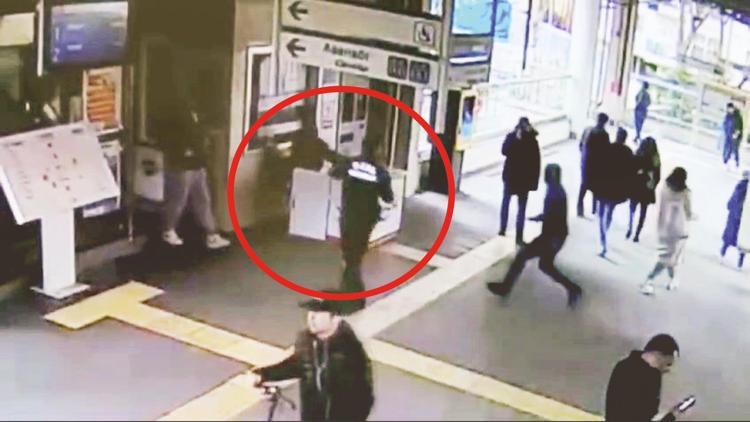 Marmaray istasyonunda kadın güvenlik görevlisini bıçakladı