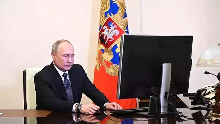 Seçimden zaferle ayrılan Putin, mevkidaşlarından tebrikleri kabul etti