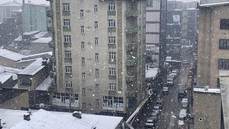 Yüksekovada kar yağışı