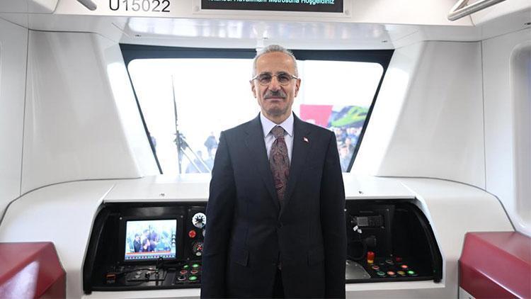 Bakan Uraloğlu: İstanbul Havalimanı metrolarında ilk defa kullanılan demiryolu hat altyapı sistemini kullandık