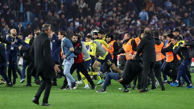 Fenerbahçe maçı sonrası Trabzonsporu bekleyen büyük ceza