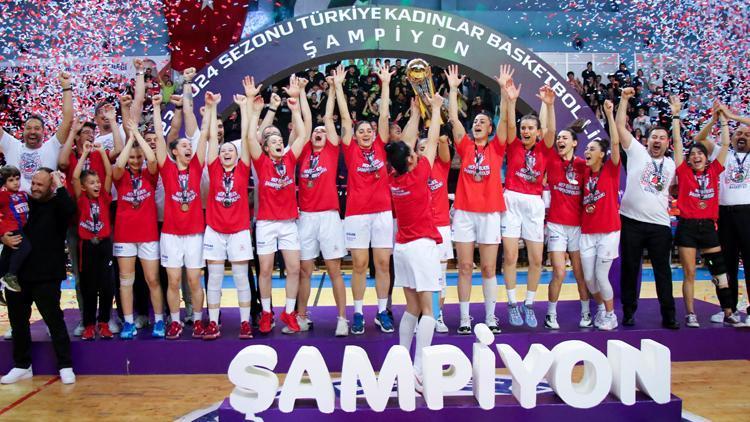 Kadınlar Basketbol 1.Liginin şampiyonu Zonguldakspor, kupasını aldı