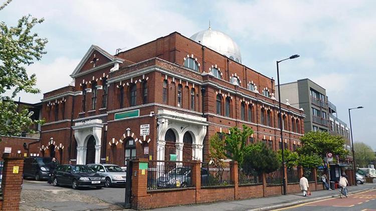 Londra’nın ilk Türk Camisi parasızlıktan kapanmak üzere