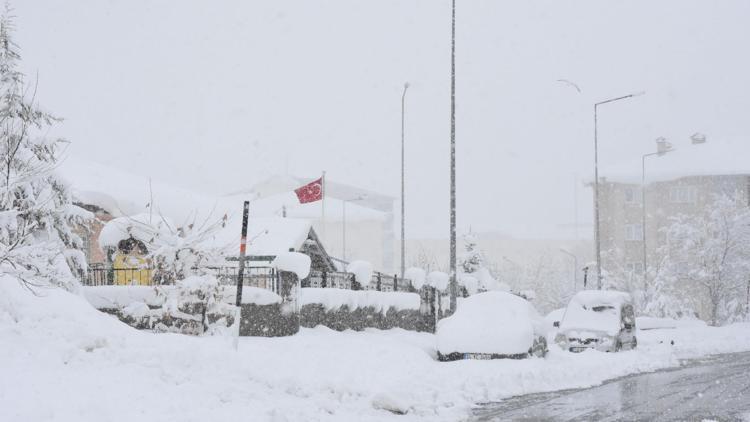 Bitliste 103 köy yolu ulaşıma kapandı