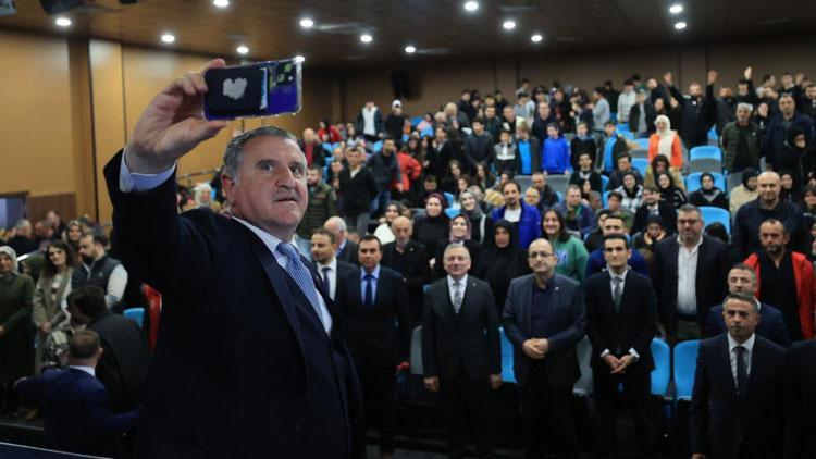 Gençlik ve Spor Bakanı Osman Aşkın Bak: Türkiye bir spor devrimi yaşıyor
