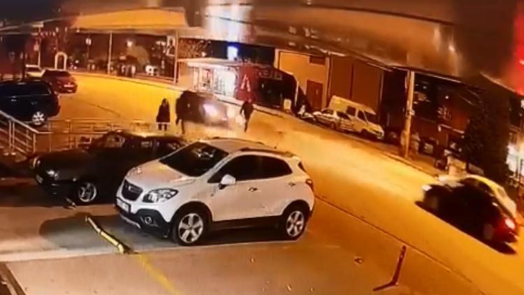 Edirne’de iki otomobilin yaptığı yaya ağır yaralandı; kaza anı kamerada