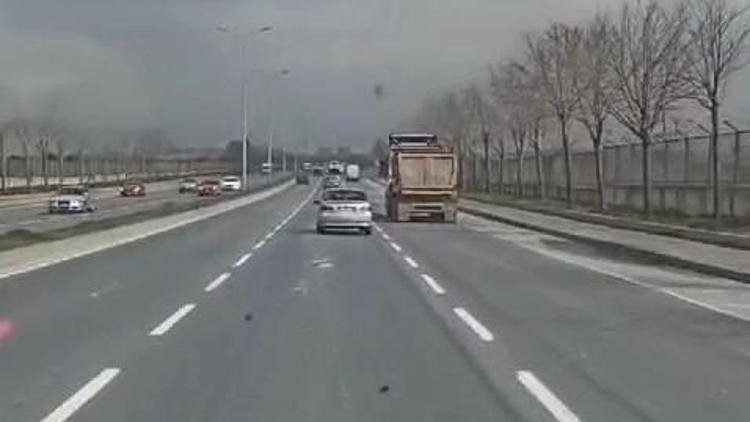 İstanbul’da trafikte yol verme tartışması