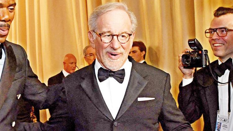 Dünyaca ünlü yönetmen Spielberg: Masumların öldürülmesini kınayabiliriz