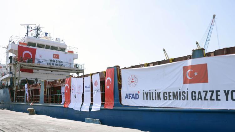 Gazzeye insani yardım malzemesi taşıyan 8inci gemi Mersinden uğurlandı