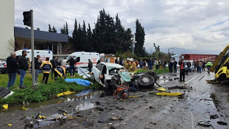 Hatayda 6 kişinin öldüğü kazada TIR şoförü tutuklandı
