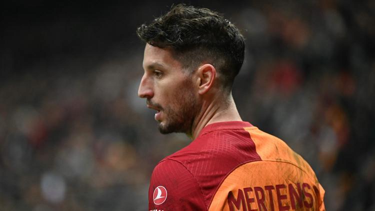 Galatasarayda Dries Mertens seferberliği Takım arkadaşları...