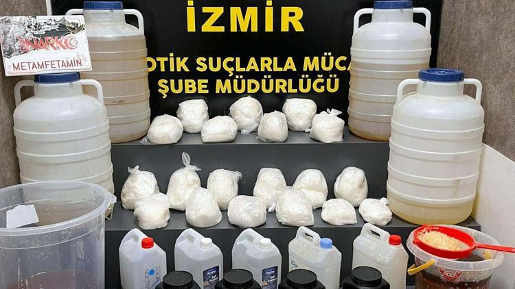 İzmirde 112 kilo metamfetamin ele geçirildi; 2si yabancı uyruklu, 5 gözaltı