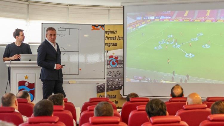 Abdullah Avcı, Özkan Sümer Futbol Akademisini ziyaret etti