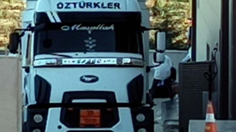 Gaziantepte, akaryakıt tankerinde 2si ölü 52 kaçak göçmen bulundu