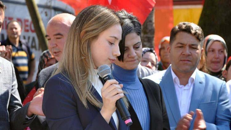 Türkiyenin en genç bağımsız belediye başkanı Zeynep oldu