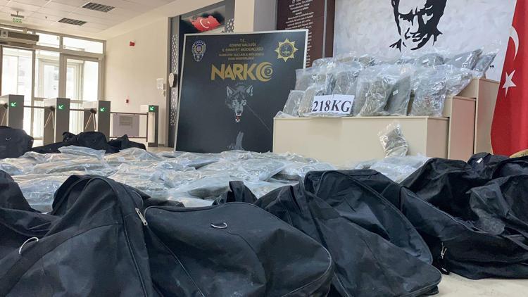 Kapıkulede TIRda 218 kilo skunk ele geçirildi