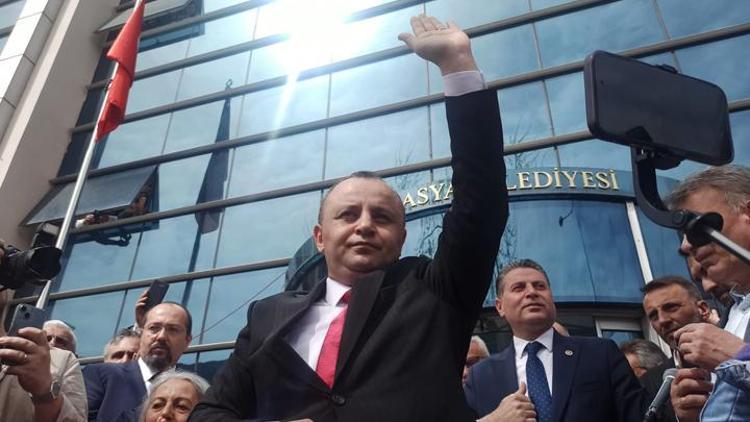 Amasyada Başkan Turgay Sevindi mazbatasını aldı: 47 yıllık özlemimize son verdik