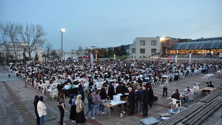 Samsun’da 2 bin 500 üniversite öğrencisi iftar sofrasında buluştu