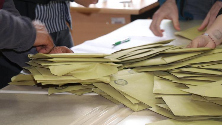 Edirnede oyların çöpe atıldığı sandıkta, muhtarlık seçimi yinelenecek