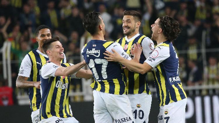 Fenerbahçede çifte şok İki yıldız cezalı duruma düştü