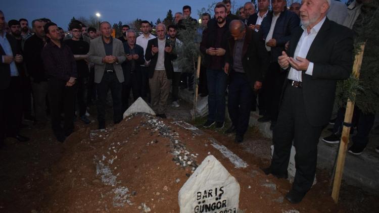 Beşiktaştaki gece kulübü yangınında ölen Barış Batmanda, Ahmet Şırnakta toprağa verildi