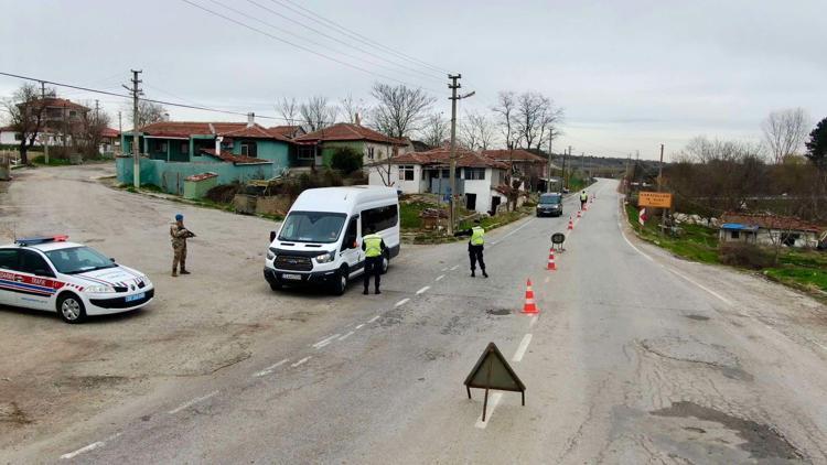 Edirnede jandarma ekipleri dronlu trafik denetimi