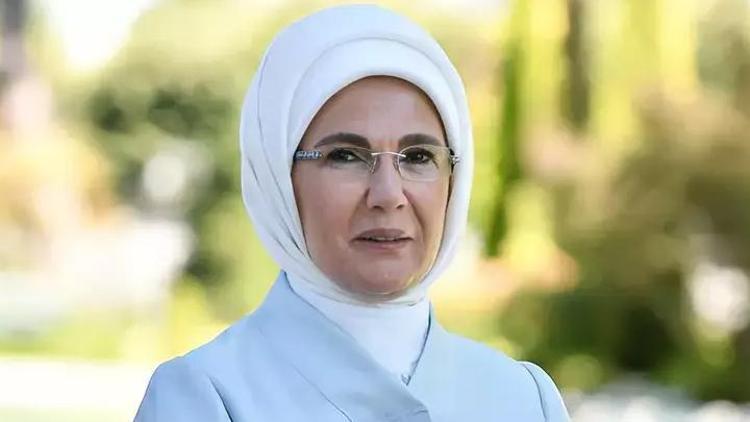 Emine Erdoğandan Kadir Gecesi mesajı: Feyzi ve bereketi bütün insanlığa şifa olsun