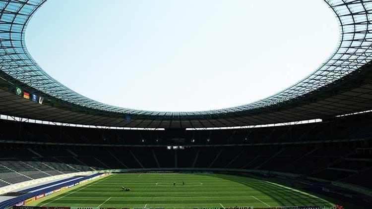Berlin, futbol şölenine hazırlanıyor