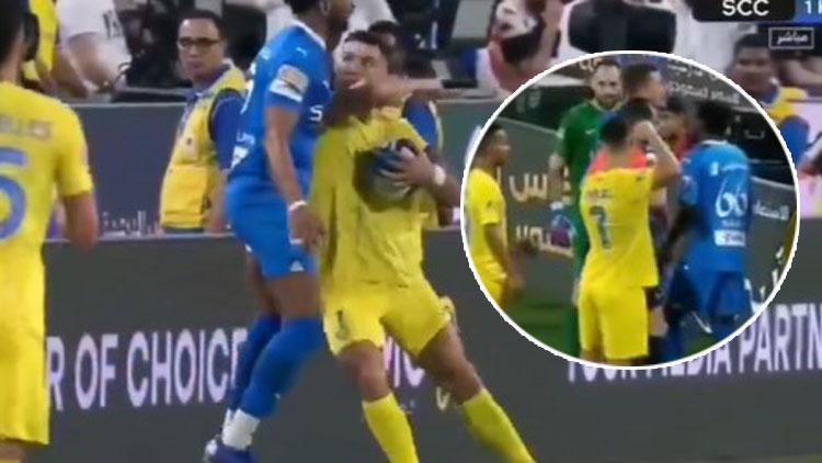 Al Hilal - Al Nassr maçında Ronaldo çılgına döndü Rakibine dirsek attı, hakeme yumruk kaldırdı