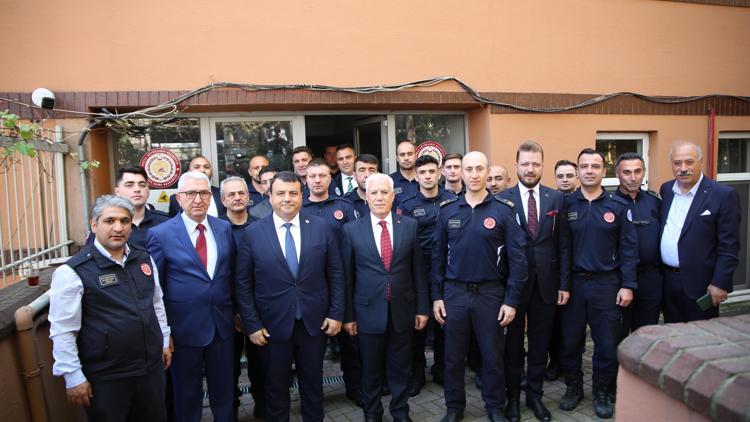 Başkan Bozbeyden, büyükşehir çalışanlarına bayram ziyareti