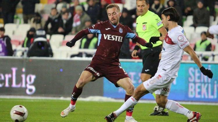 Süper Lig, Trabzonspor - Sivasspor maçıyla geri dönüyor