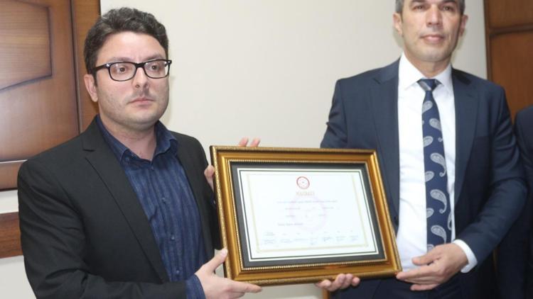 Sason Belediye Başkanı AK Partili İrfan Demir, mazbatasını aldı