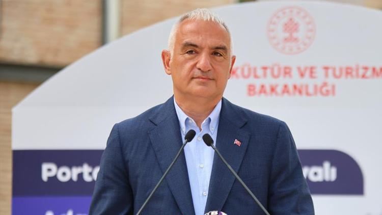 Bakan Ersoy açıkladı: Adanada bin, Türkiye geneli 40 bin sanatçı katılacak