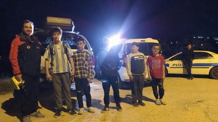 Dağlık alanda kaybolan çocukları AFAD ve polis kurtardı