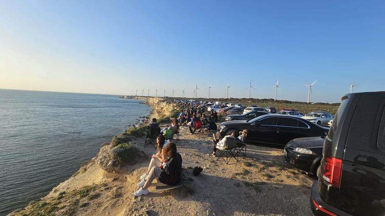 Bozcaada, bayram tatilinde turist akınına uğradı