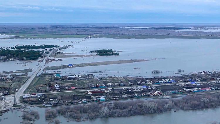 Rusyada alarm Tobol Nehri’nde su seviyesi tehlikeli sınırı aştı