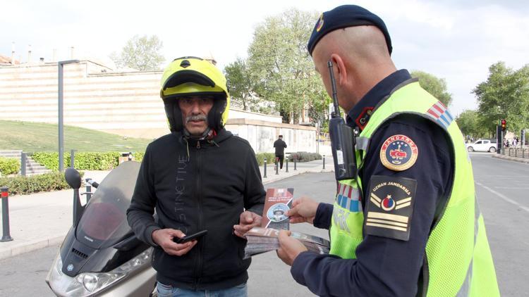Edirnede trafik ve jandarma ekiplerinden sürücülere kask farkındalığı denetimi