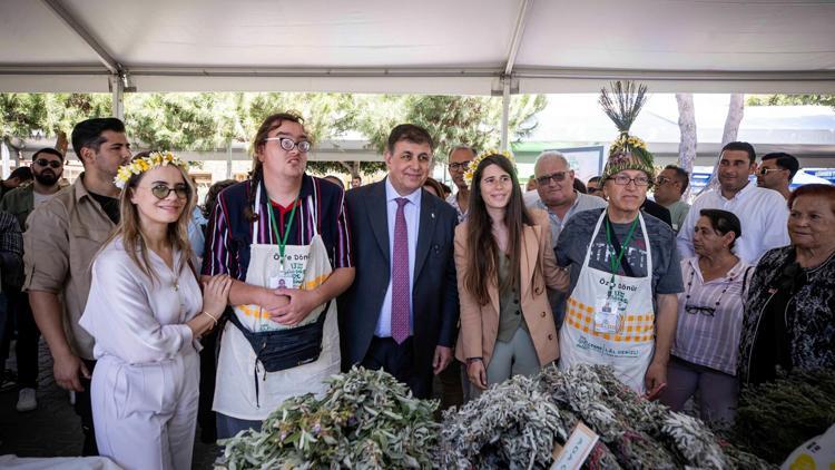 Başkan Tugay, Alaçatı Ot Festivalinin açılışını yaptı