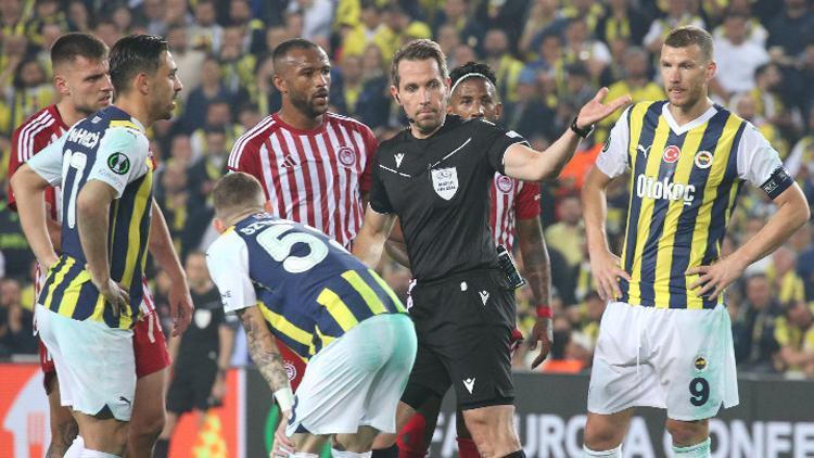 Fenerbahçeli oyuncuların penaltı ve kırmızı kart isyanı