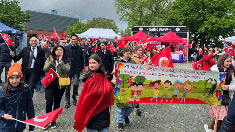 23 Nisan, Köln’de coşkuyla kutlandı