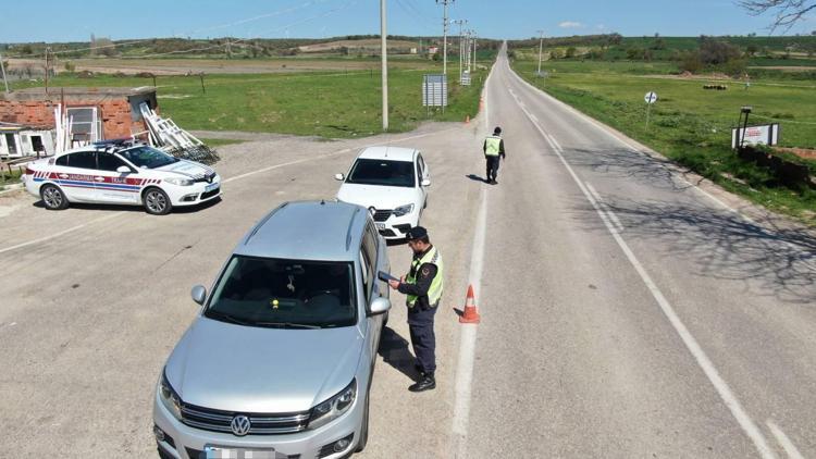 Edirne’de aracına çakar lamba takan sürücüye 2 bin 456 lira ceza