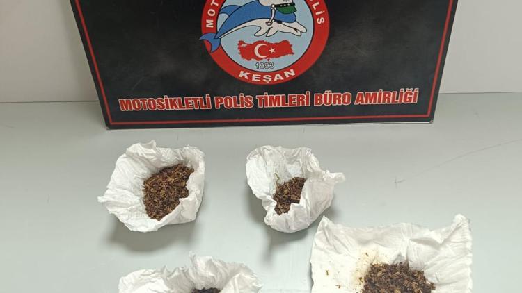 Edirne’de üzerlerinde uyuşturucu ve silahla yakalanan 9 şüpheliye gözaltı