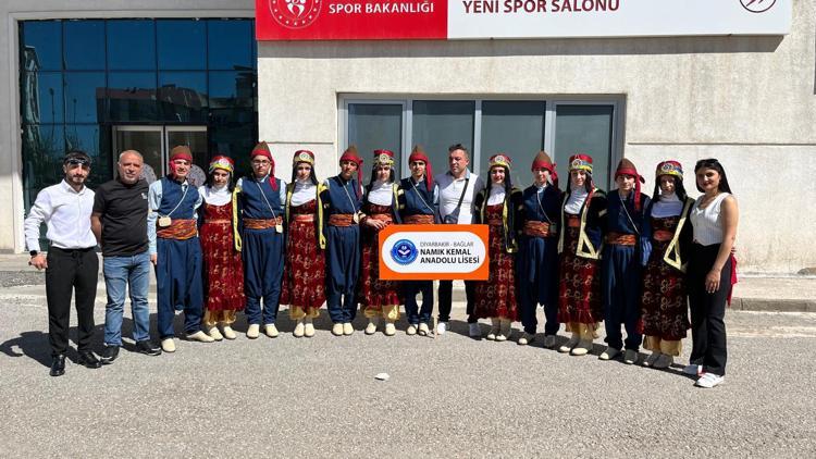 Diyarbakır ekibi, folklorda Bölge şampiyonu oldu