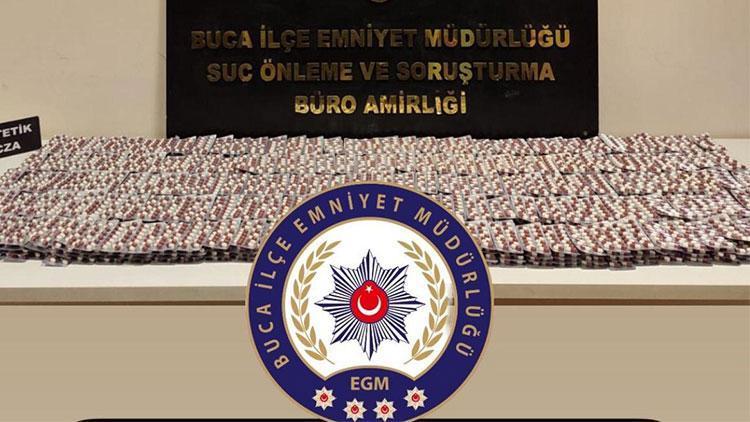 İzmirde uyuşturucu ticaretine suçüstü: 2 tutuklama