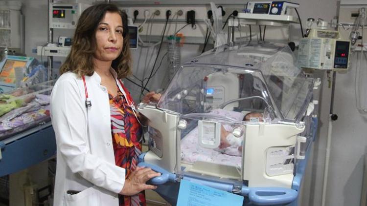 Adanada trafik kazasında hayatını kaybeden annesinden sezaryenle alındı... Mucize bebek hayata tutundu