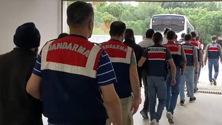 İzmirde DEAŞ operasyonu: 11 şüpheliden 8i tutuklandı