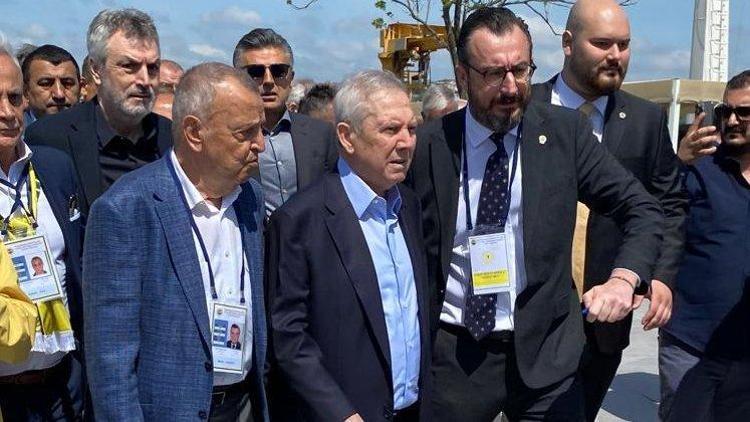 Aziz Yıldırım, Fenerbahçe Seçimli Yüksek Divan Kurulu Toplantısına katıldı
